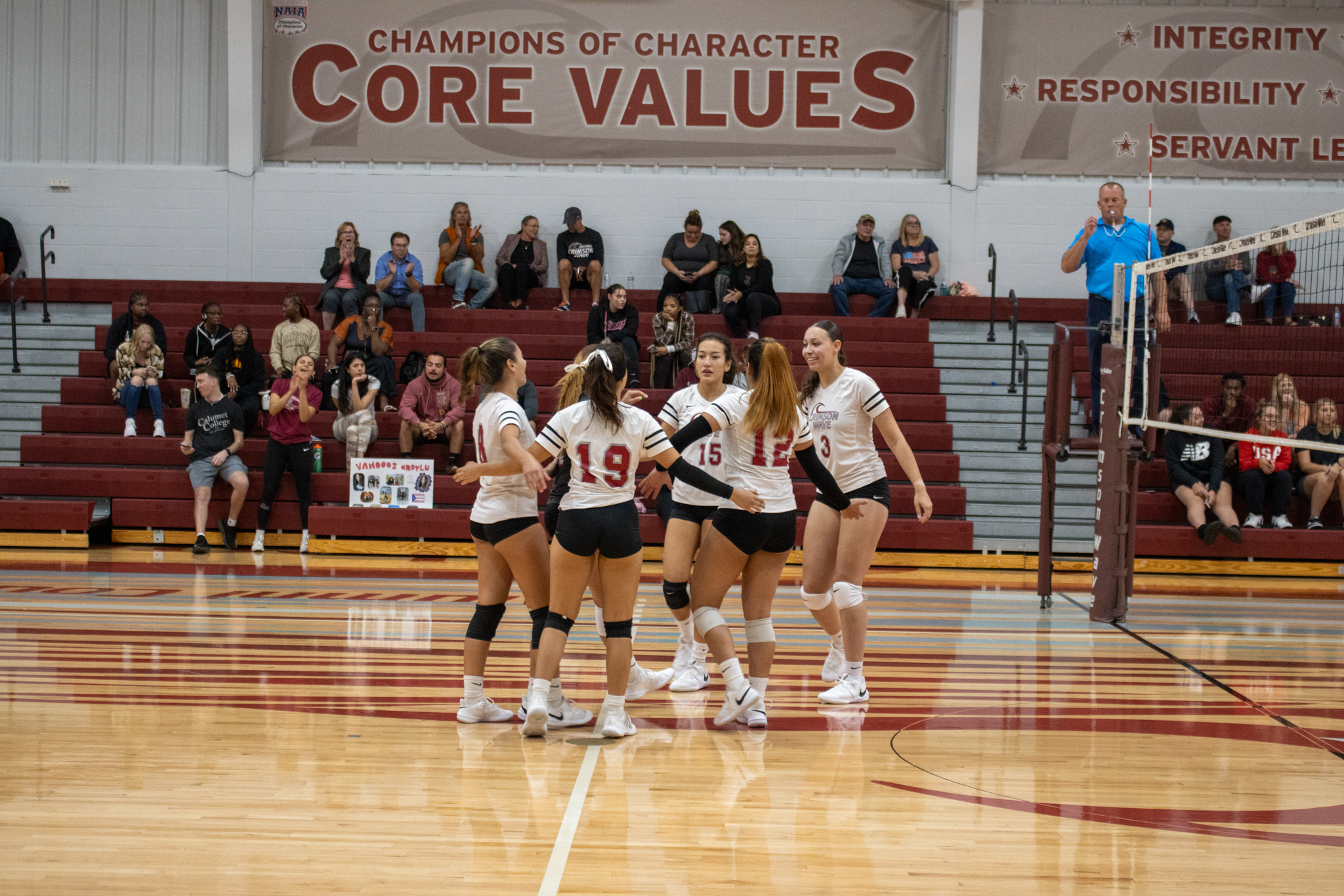 Women&rsquo;s Volleyball sweep IUSB in 3-0 win